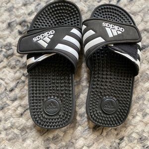 Adidas Sides Size 1